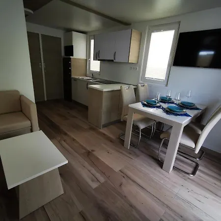 Floating Seahouse Ocean Beauty 2 Apartment