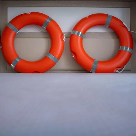 Floating Seahouse Ocean Beauty 2